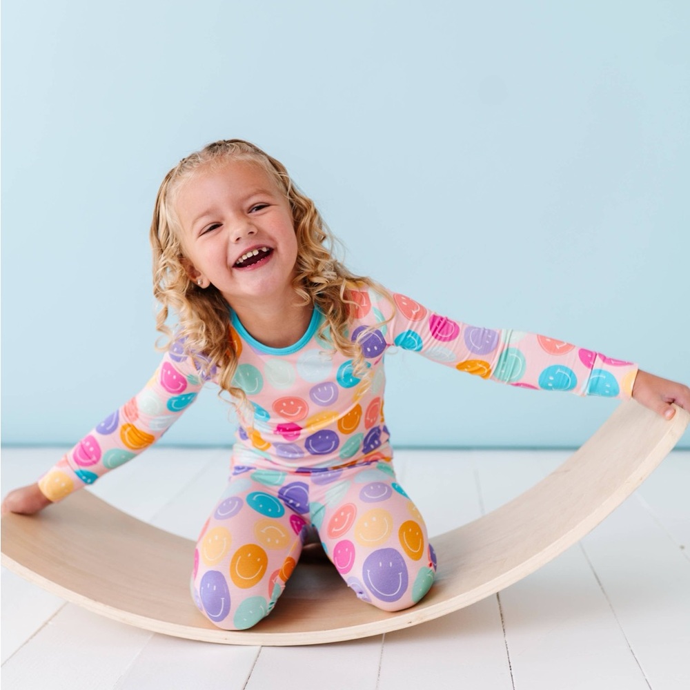 Macaron + Me Smiley Long Sleeve Bamboo Pajama Set 3T 4T 5T
